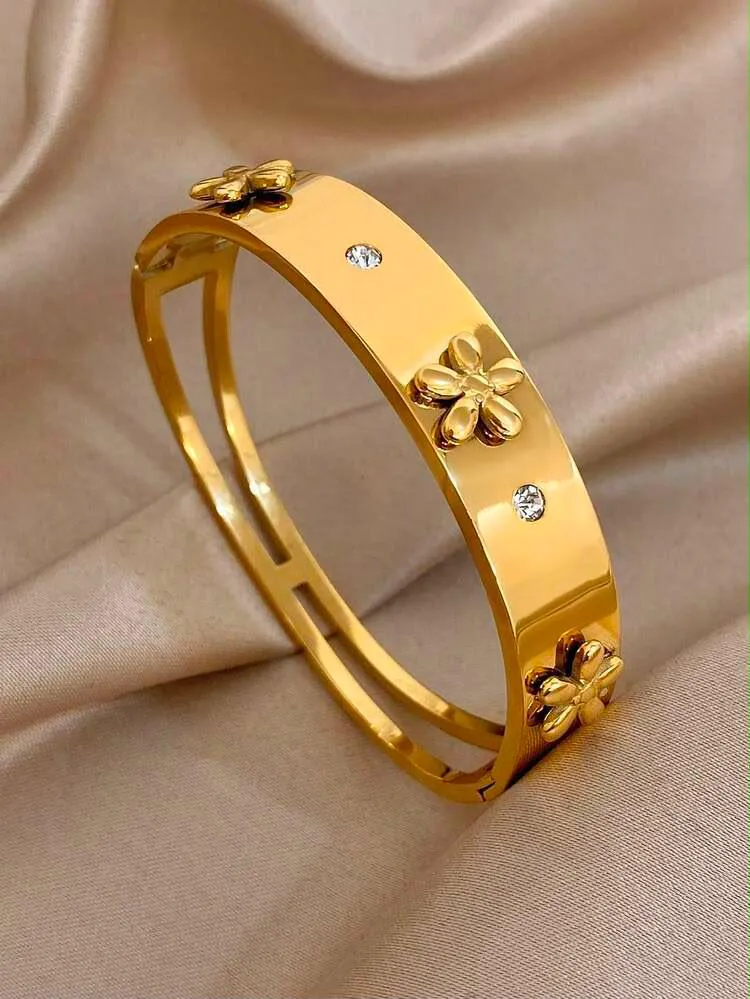 Floral charm bangle, detail
