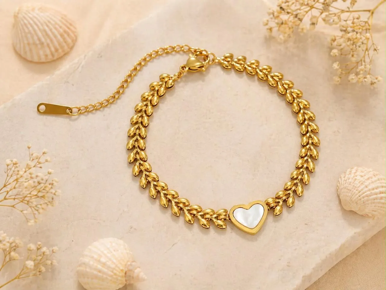 Aylin Heart Chain Bracelet — wheat chain with pearl-look heart charm